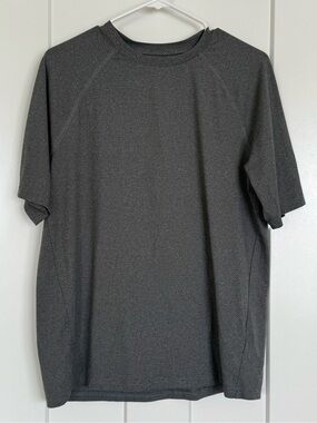 Glacier Performance Men’s Gray Short Sleeve Shirt Size Small
